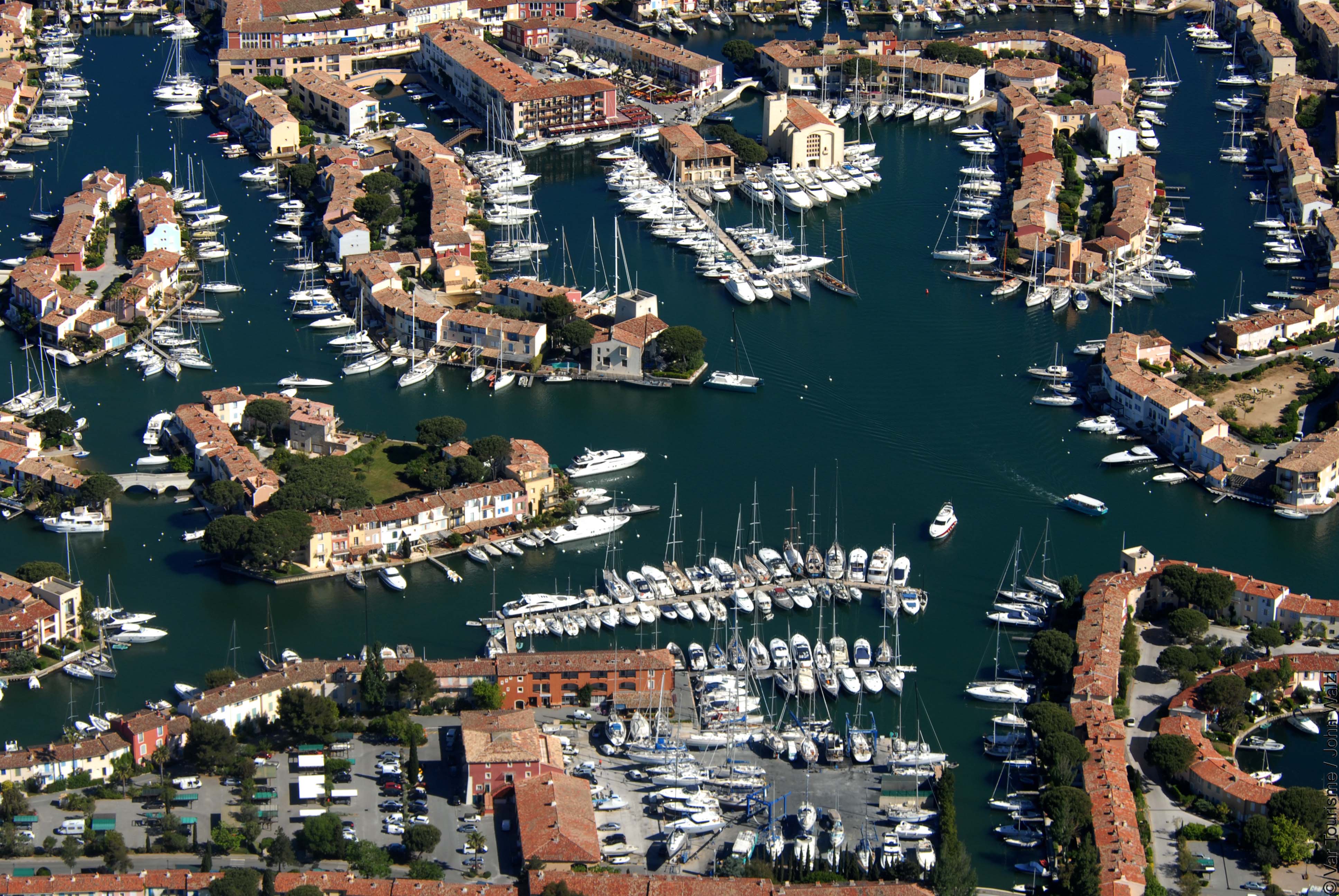 Saint-Tropez and Port Grimaud: Must-see in Var Provence - Var Provence  Cruise Club EN