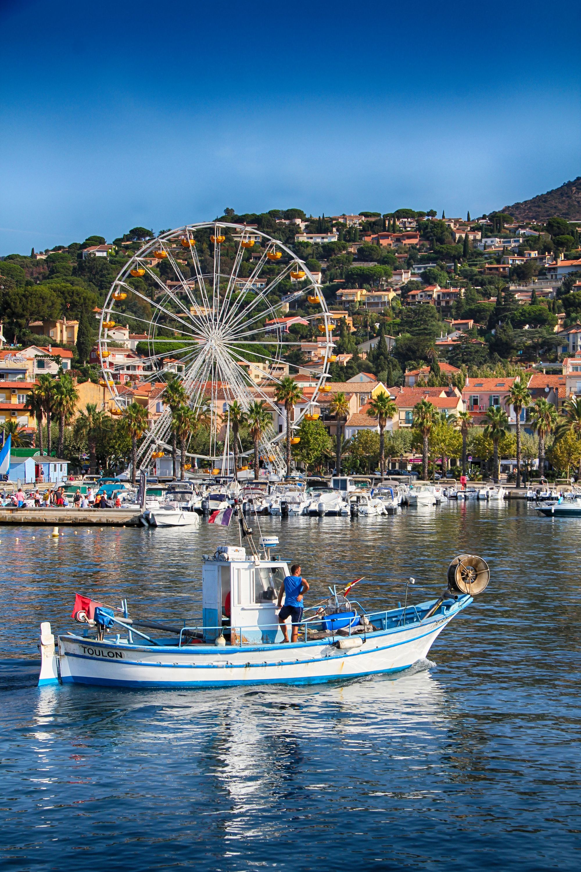 Le Lavandou Harbour - Var Provence Cruise Club